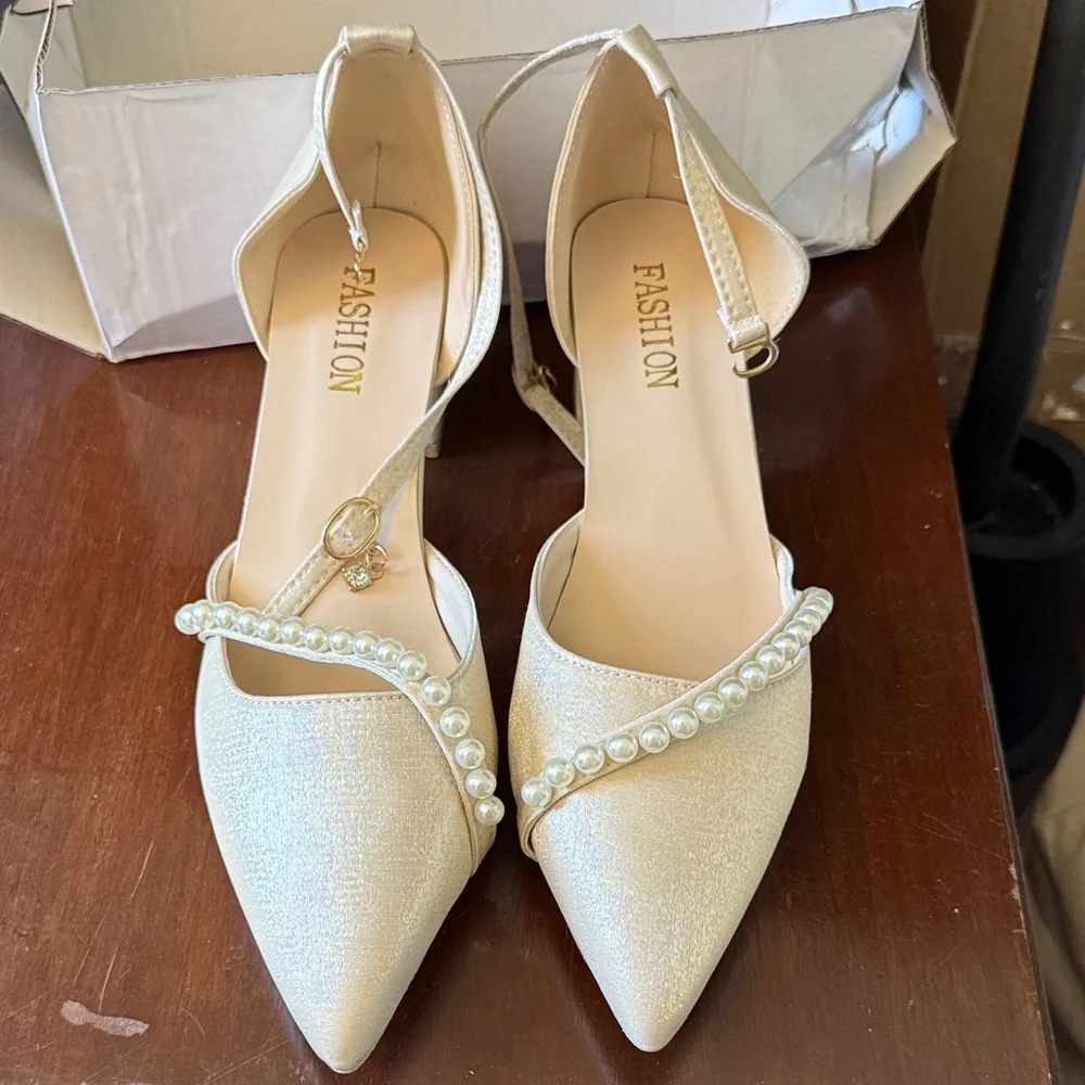 Women's Cream Heels with Pearl Detail - Picture 1 of 4